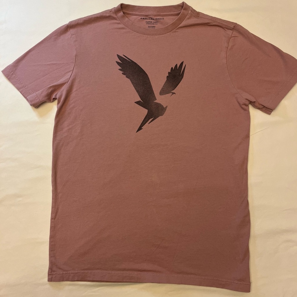 American Eagle Outfitters Men's Pink T-Shirt with Black Graphic XS